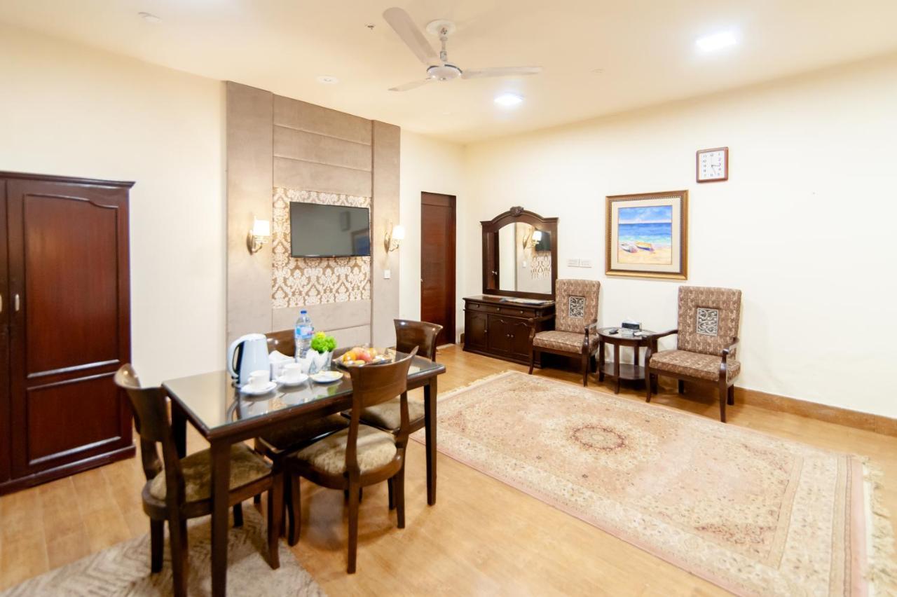 Shelton Guest House Исламабад Экстерьер фото