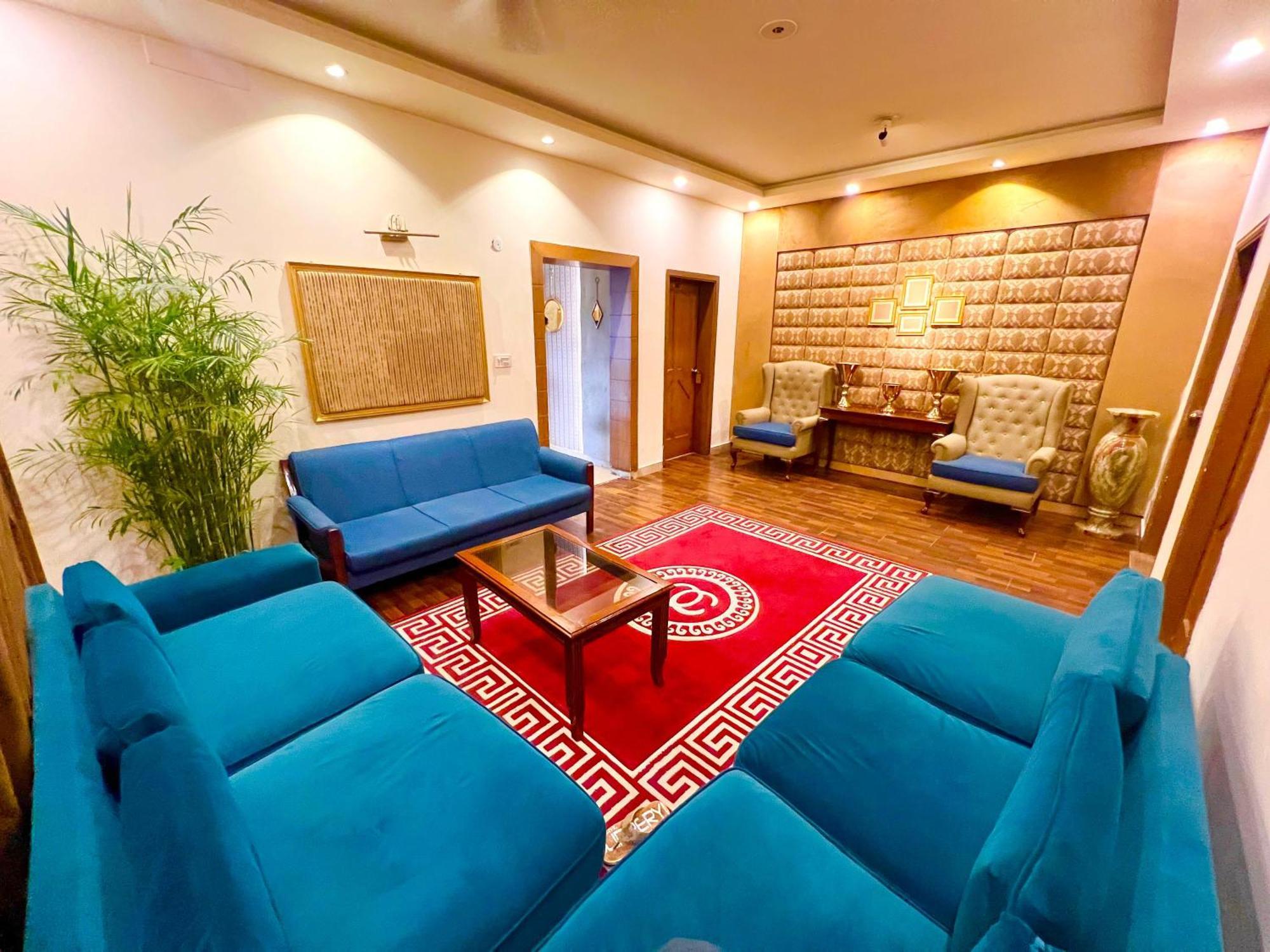 Shelton Guest House Исламабад Экстерьер фото