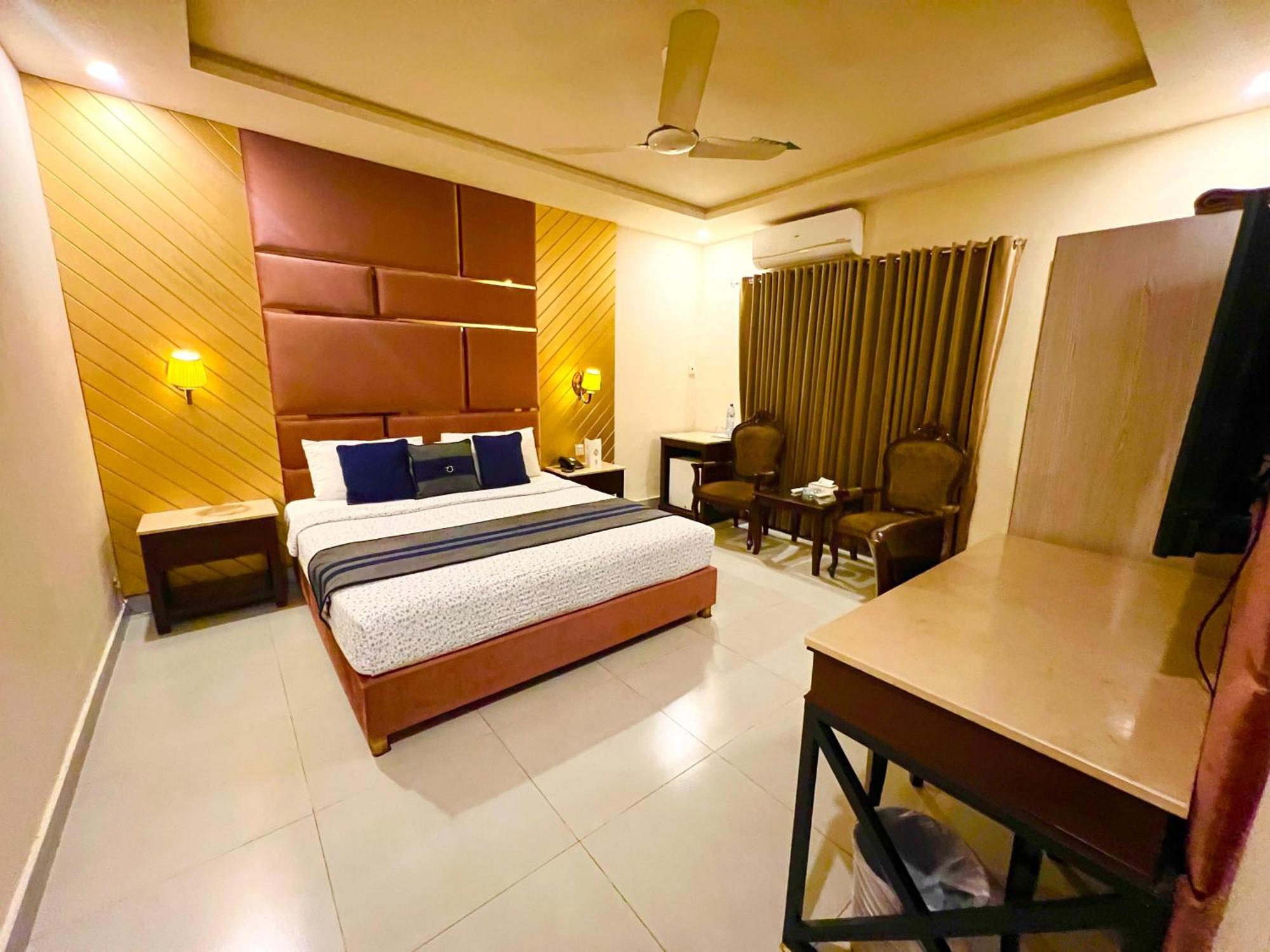 Shelton Guest House Исламабад Экстерьер фото